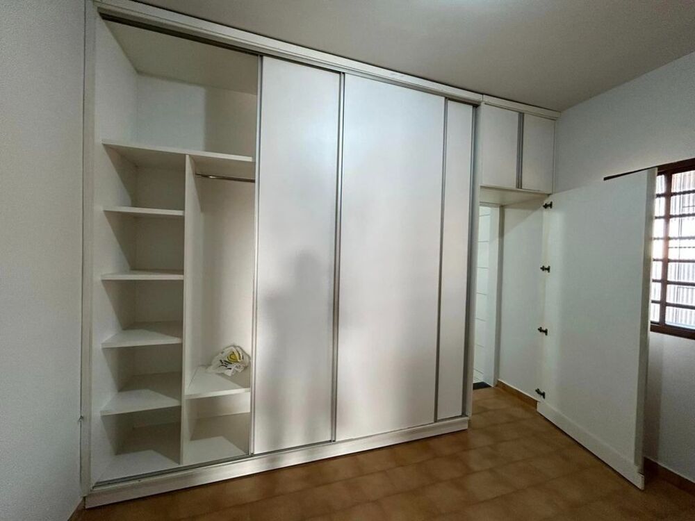 Casa à venda com 3 quartos, 160m² - Foto 2
