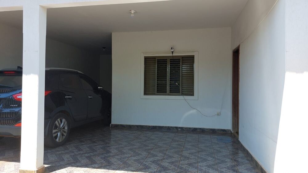Casa à venda com 3 quartos, 210m² - Foto 1