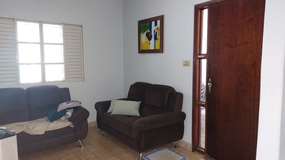 Casa à venda com 3 quartos, 210m² - Foto 2
