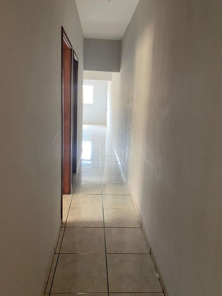 Casa à venda com 2 quartos, 68m² - Foto 2