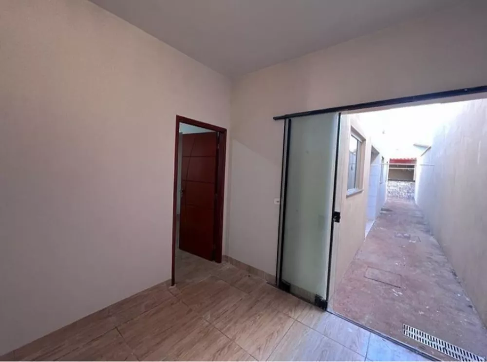 Casa à venda com 2 quartos, 180M2 - Foto 2