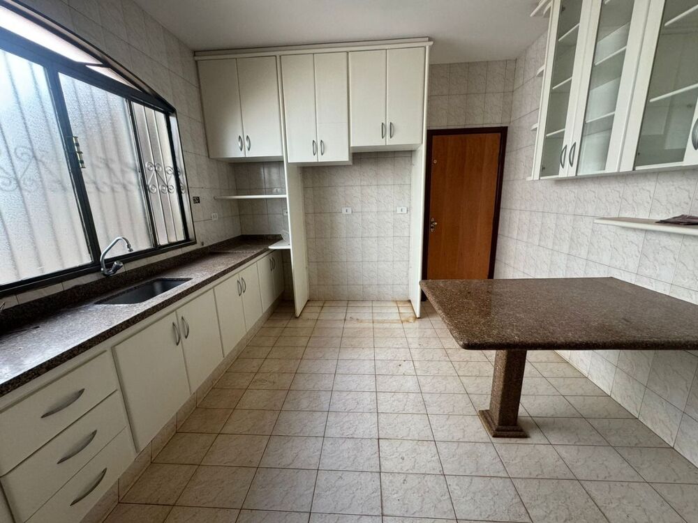 Casa à venda com 3 quartos, 214m² - Foto 15