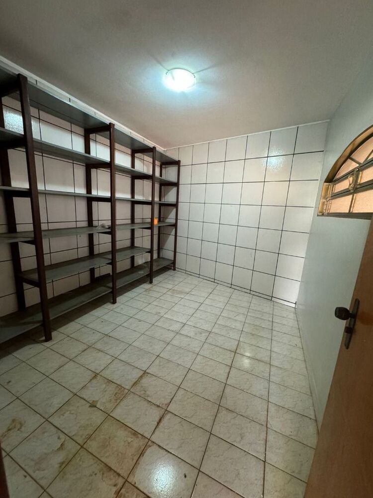 Casa à venda com 3 quartos, 214m² - Foto 8
