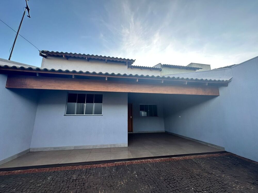 Casa à venda com 3 quartos, 140m² - Foto 1