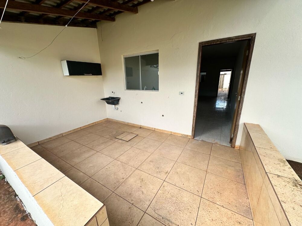 Casa à venda com 3 quartos, 64m² - Foto 12