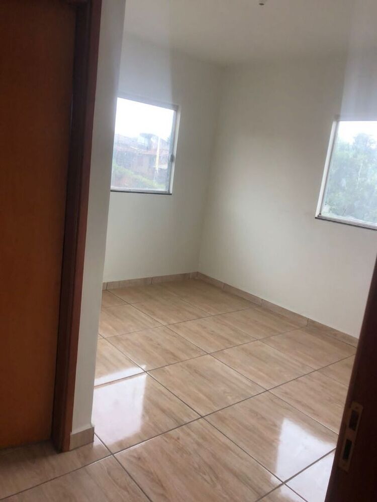 Casa à venda com 3 quartos, 1880m² - Foto 1