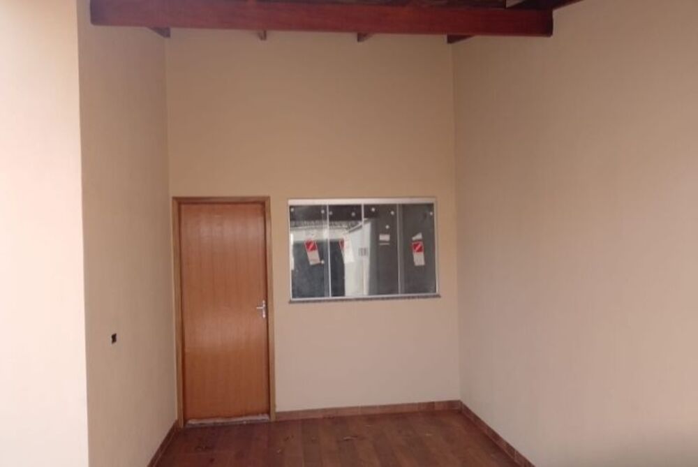 Casa à venda com 2 quartos, 216m² - Foto 2