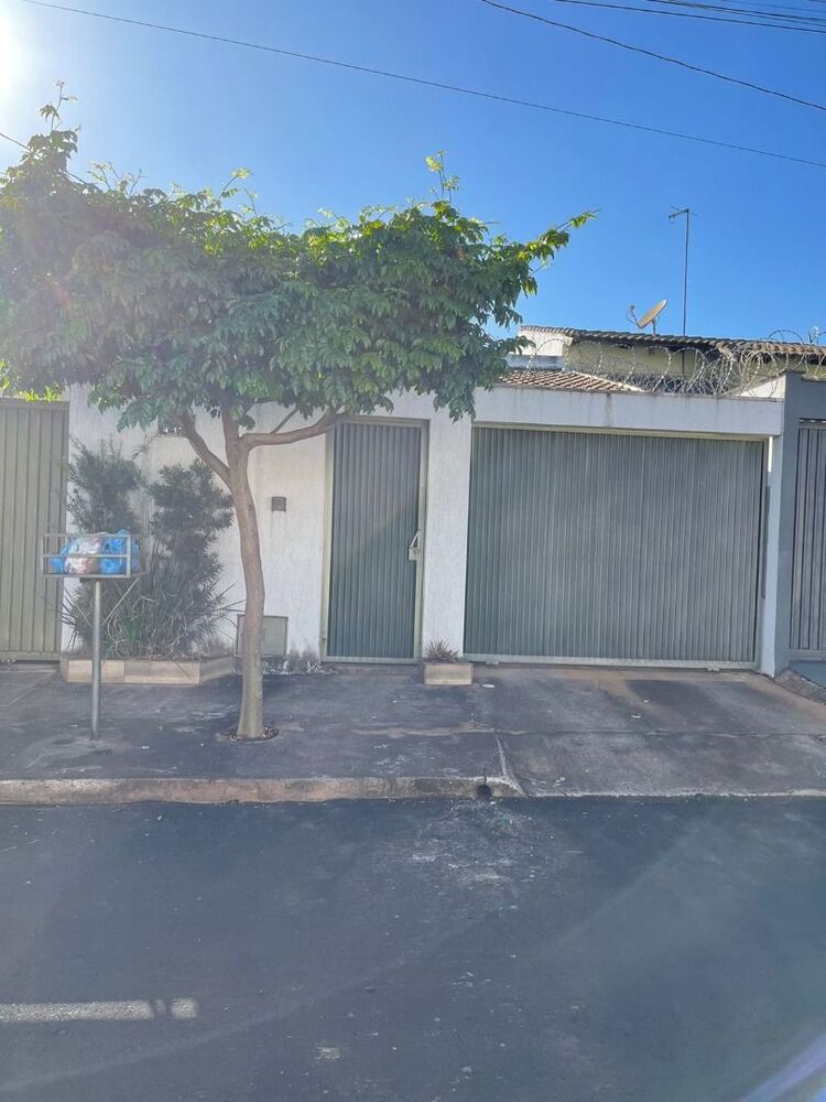 Casa à venda com 3 quartos, 120m² - Foto 1