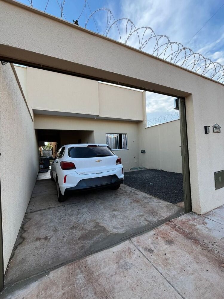 Casa à venda com 2 quartos, 73m² - Foto 2