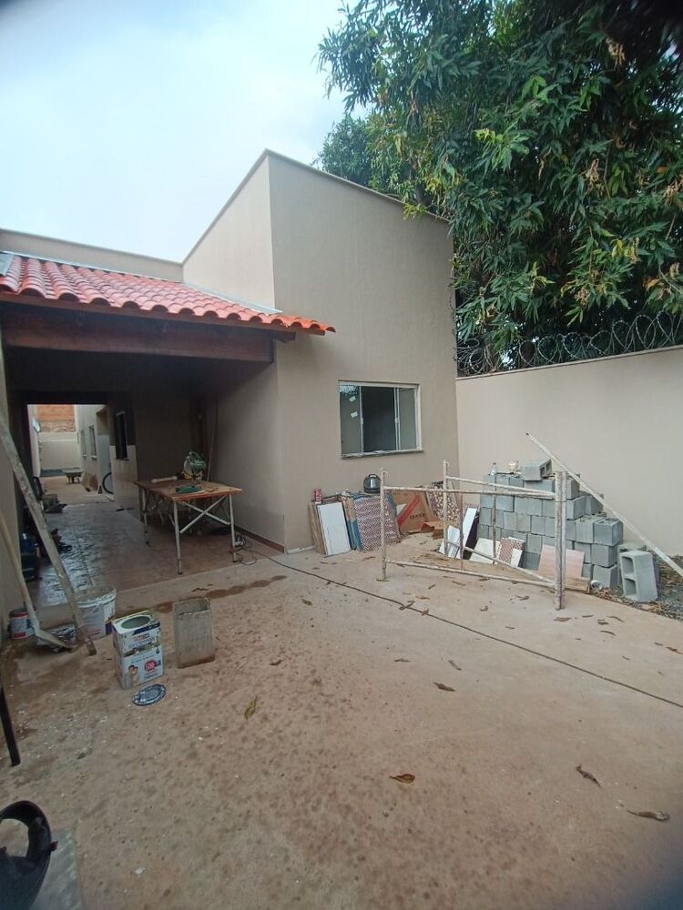 Casa à venda com 2 quartos, 94m² - Foto 1