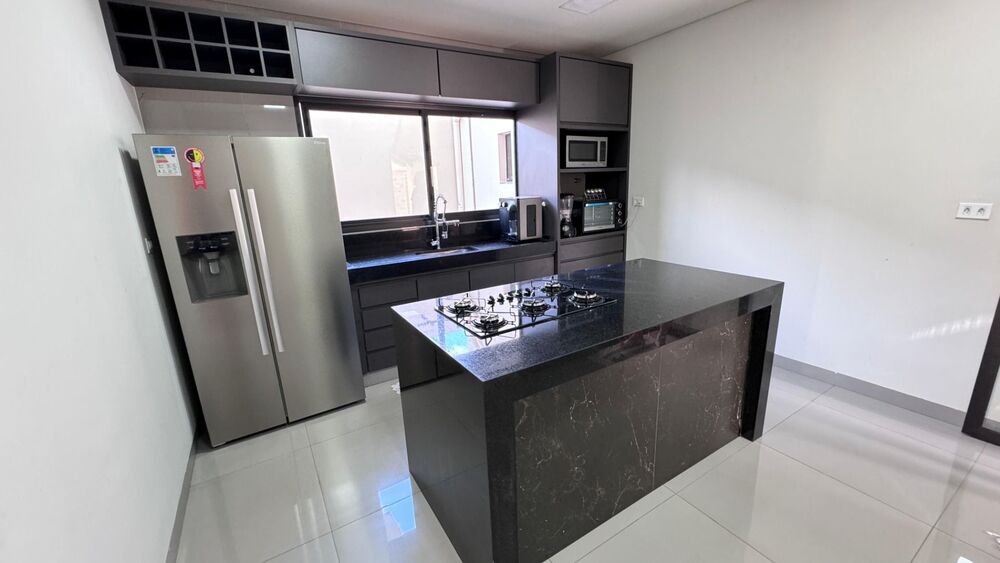 Casa à venda com 4 quartos, 400m² - Foto 3