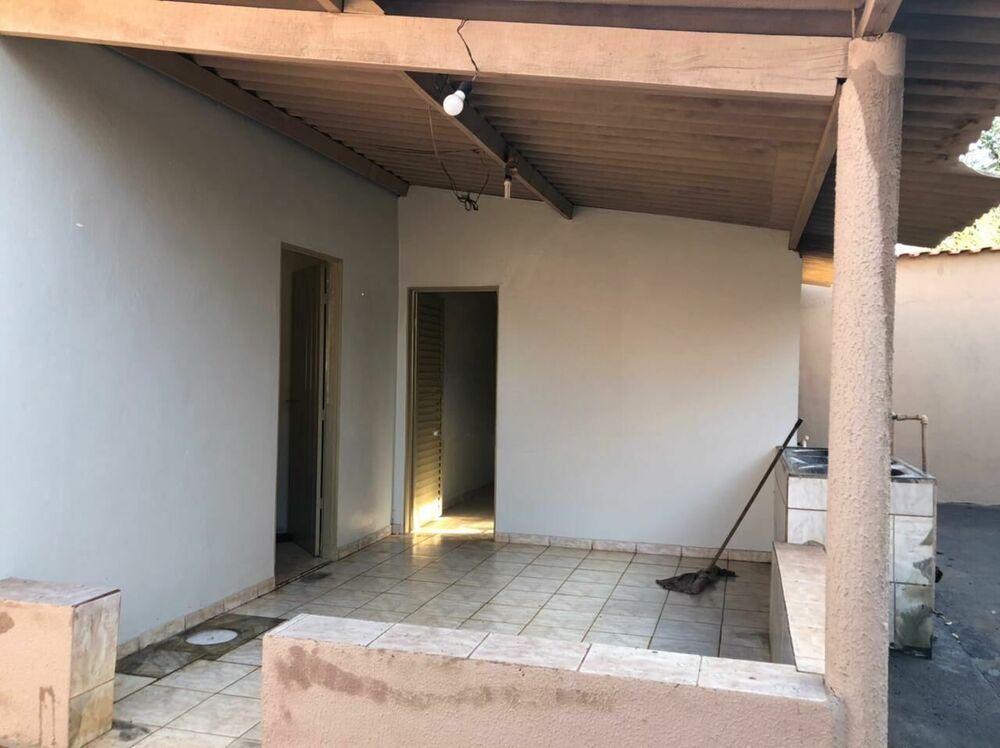 Casa à venda e aluguel com 3 quartos, 90m² - Foto 8