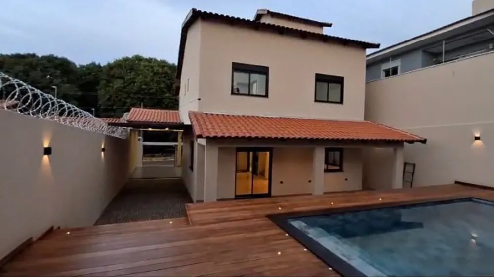 Casa, 3 quartos, 290 m² - Foto 2