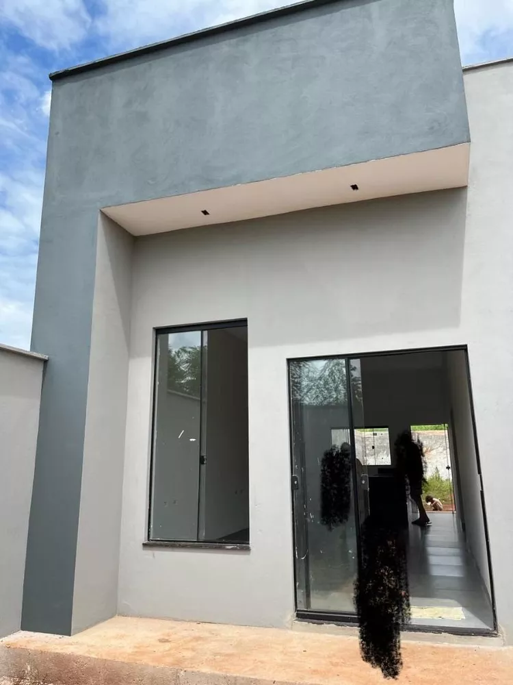 Casa à venda e aluguel com 3 quartos, 250m² - Foto 2