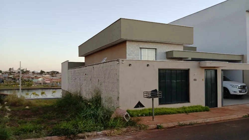 Casa à venda com 3 quartos, 170m² - Foto 1