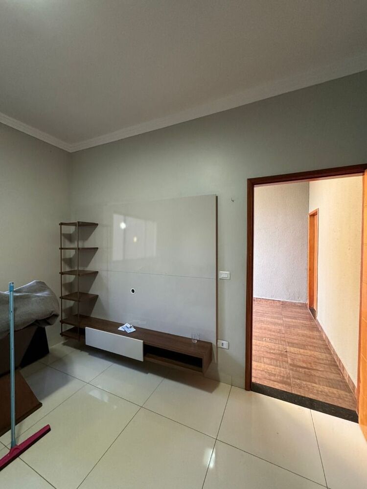Casa à venda com 3 quartos, 90m² - Foto 1