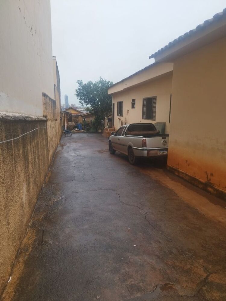 Casa à venda com 4 quartos, 150m² - Foto 2