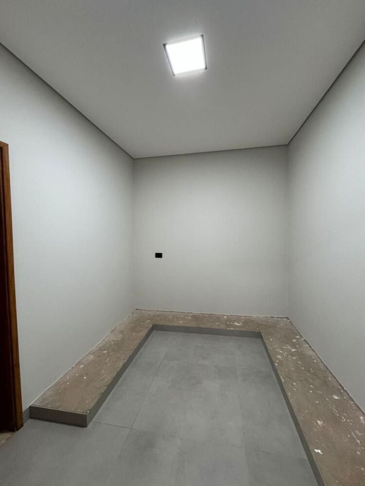 Casa à venda com 3 quartos, 170m² - Foto 2