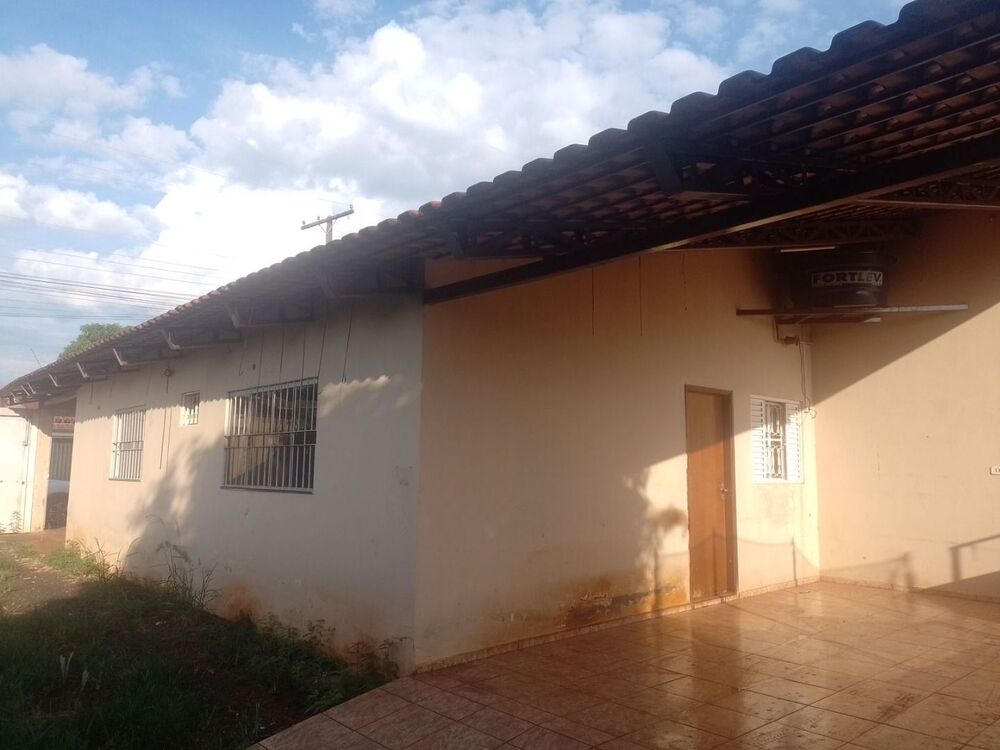 Casa à venda com 2 quartos, 90m² - Foto 4