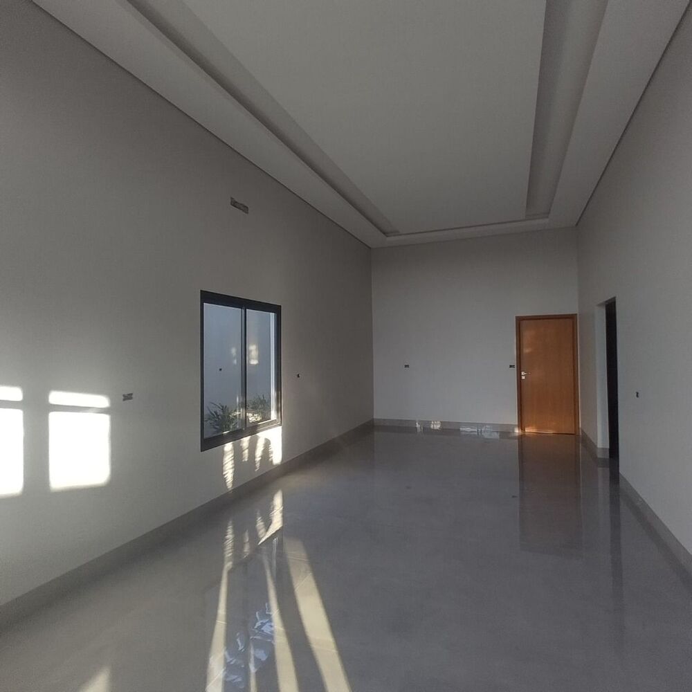 Casa à venda com 3 quartos, 210m² - Foto 1