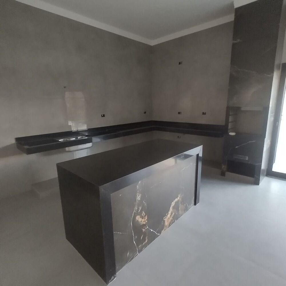 Casa à venda com 3 quartos, 210m² - Foto 4