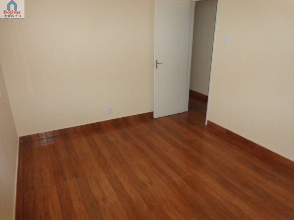 Casa à venda com 3 quartos, 200m² - Foto 4