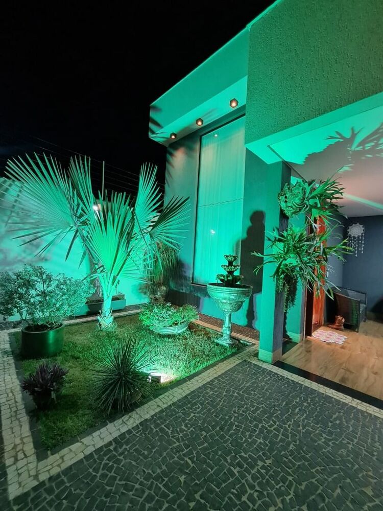 Casa à venda com 3 quartos, 174m² - Foto 1