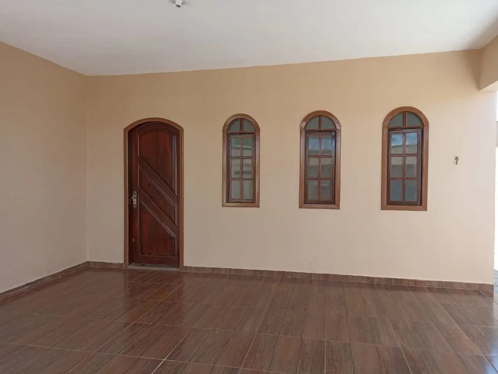 Casa, 3 quartos, 180 m² - Foto 1