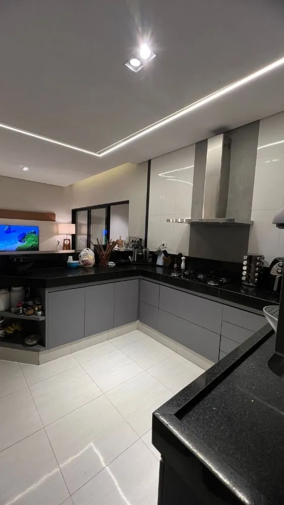 Casa, 3 quartos, 225 m² - Foto 2