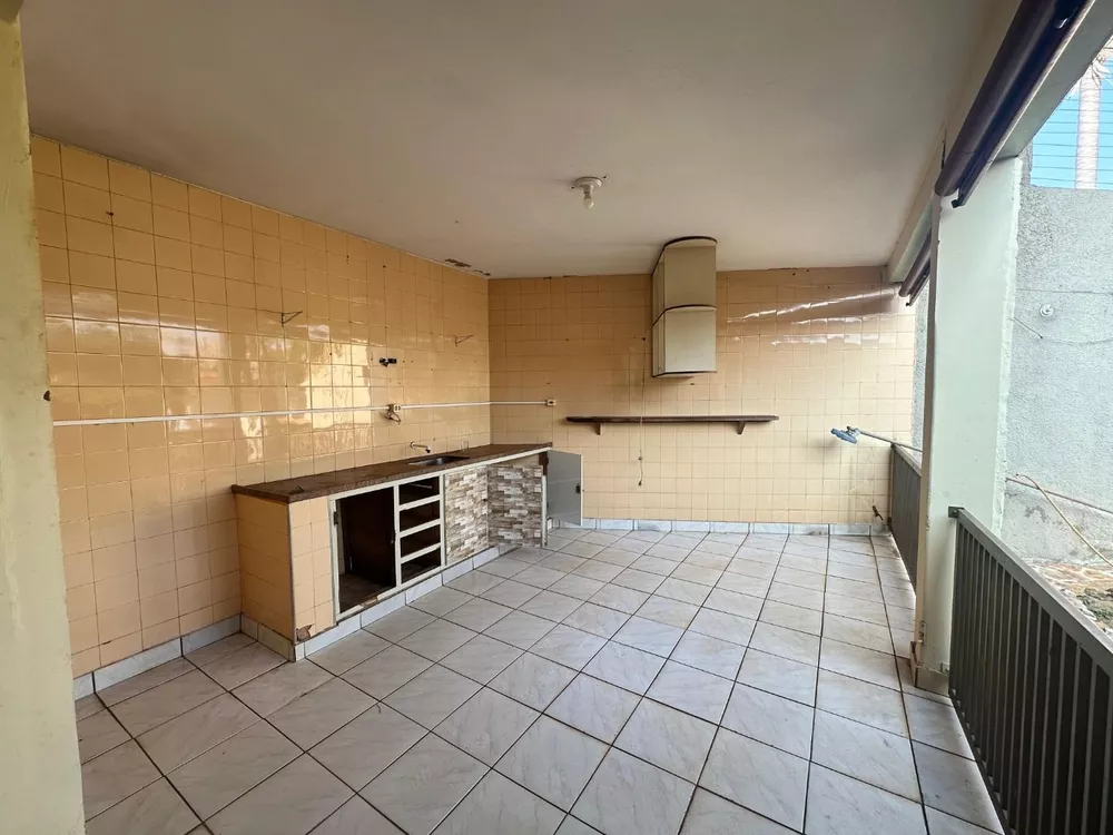 Casa à venda com 2 quartos, 197m² - Foto 4