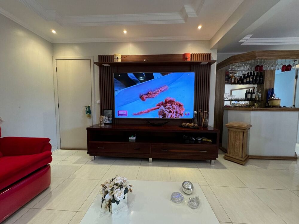 Apartamento à venda com 3 quartos, 150m² - Foto 2