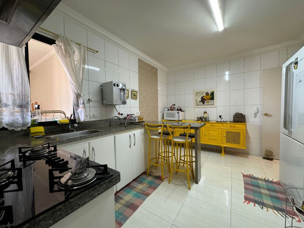 Apartamento à venda com 3 quartos, 150m² - Foto 8
