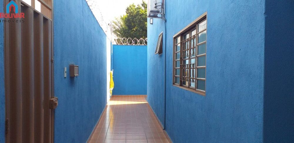 Casa à venda com 2 quartos, 170m² - Foto 2