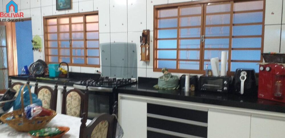 Casa à venda com 2 quartos, 170m² - Foto 6