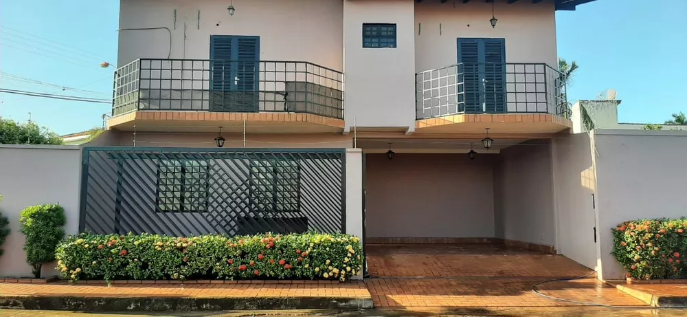 Casa à venda com 3 quartos, 190m² - Foto 1