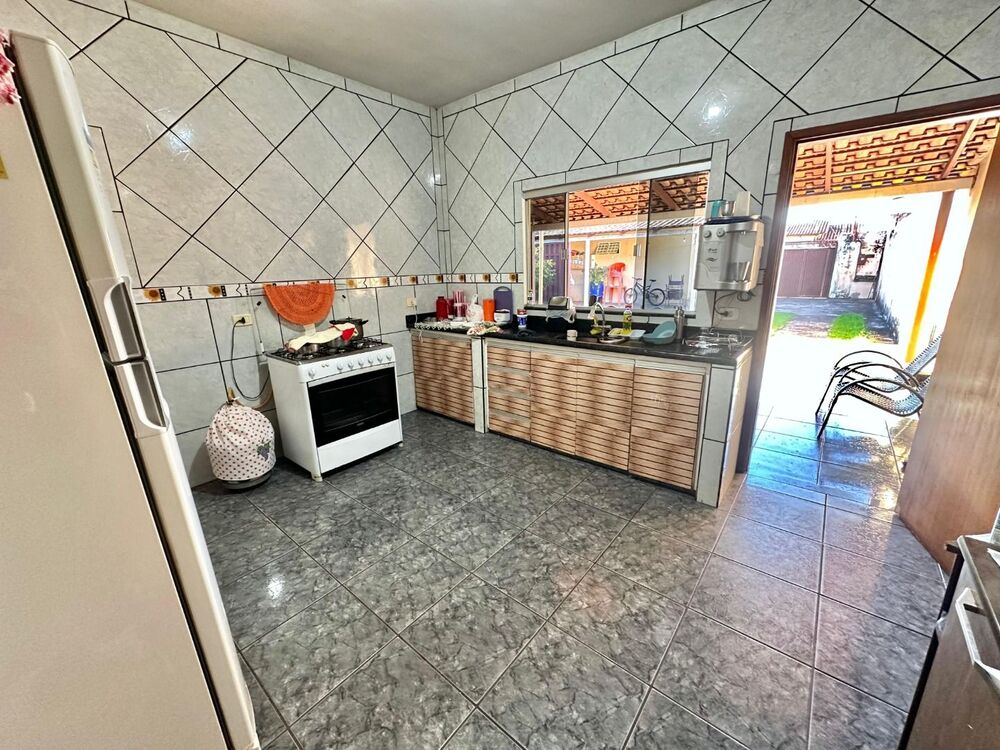 Casa à venda com 4 quartos, 200m² - Foto 5