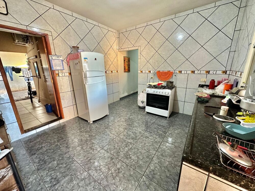 Casa à venda com 4 quartos, 200m² - Foto 6