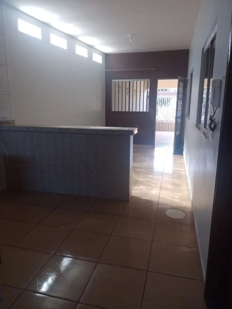 Casa, 4 quartos, 180 m² - Foto 2
