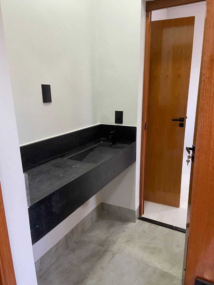 Casa à venda com 3 quartos, 150m² - Foto 2