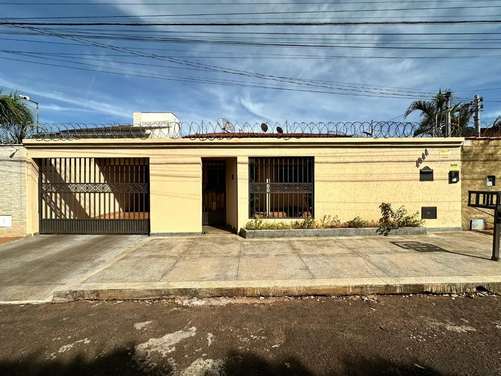 Casa, 3 quartos, 260 m² - Foto 1