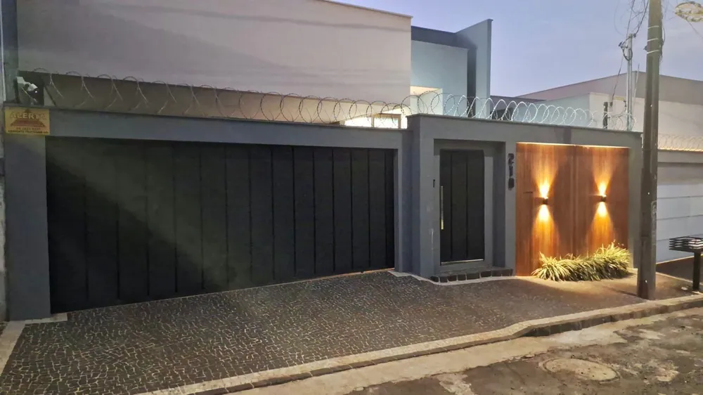 Casa, 3 quartos, 195 m² - Foto 2