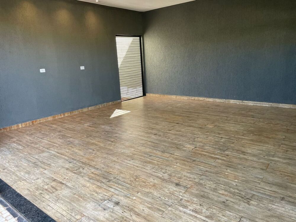 Casa à venda e aluguel com 3 quartos, 150m² - Foto 1