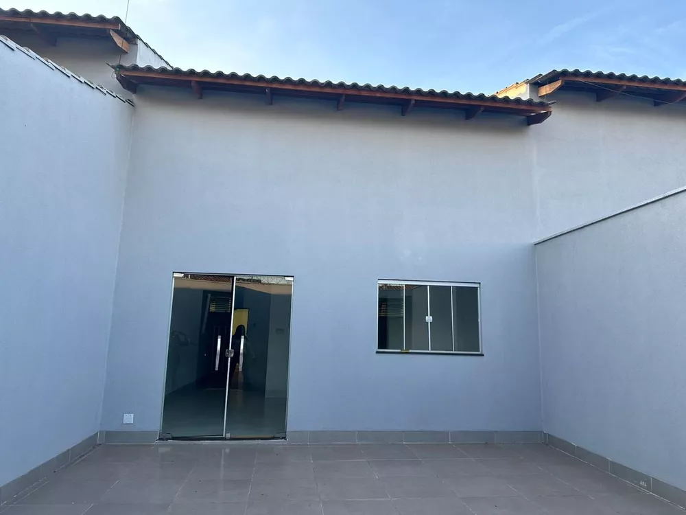 Casa à venda com 3 quartos, 109m² - Foto 1