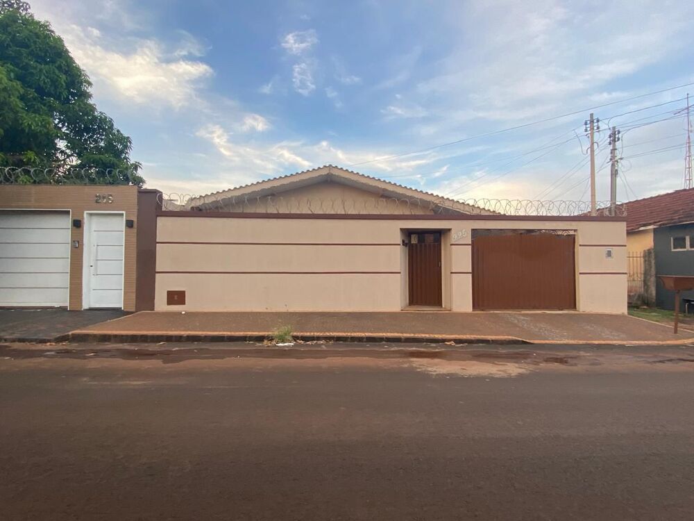 Casa à venda com 3 quartos, 180m² - Foto 2