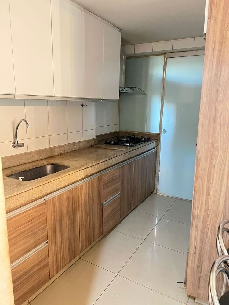 Apartamento à venda com 3 quartos, 93m² - Foto 4