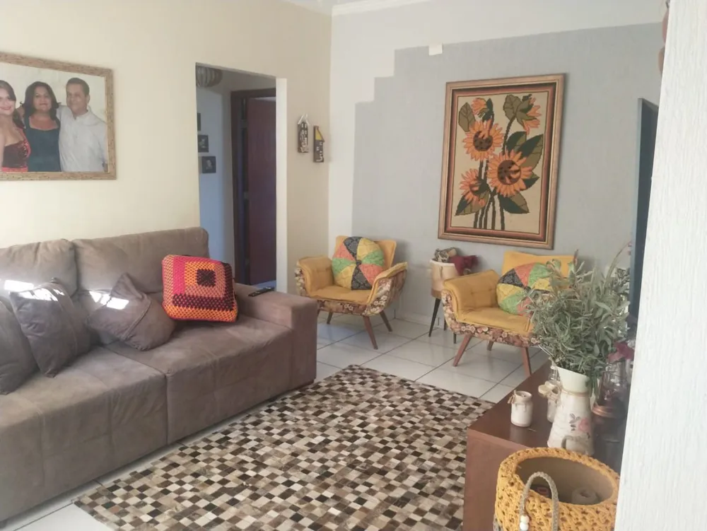 Casa, 2 quartos, 470 m² - Foto 1