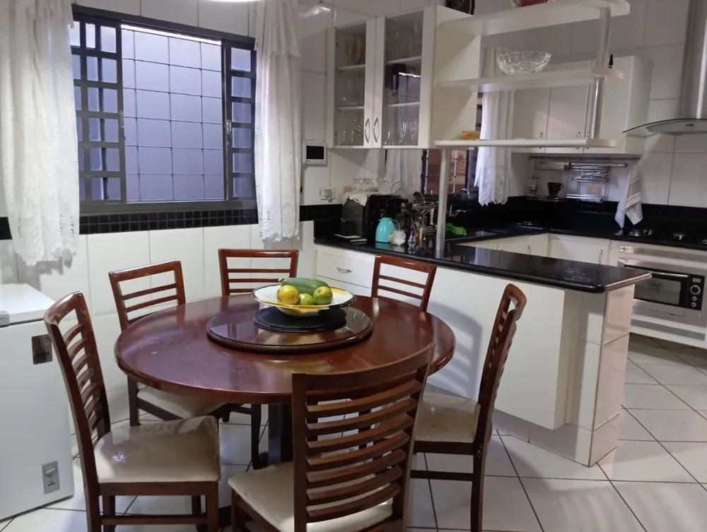 Casa, 3 quartos, 280 m² - Foto 1