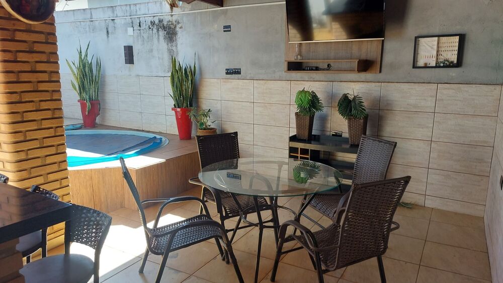 Casa à venda com 3 quartos, 106m² - Foto 4