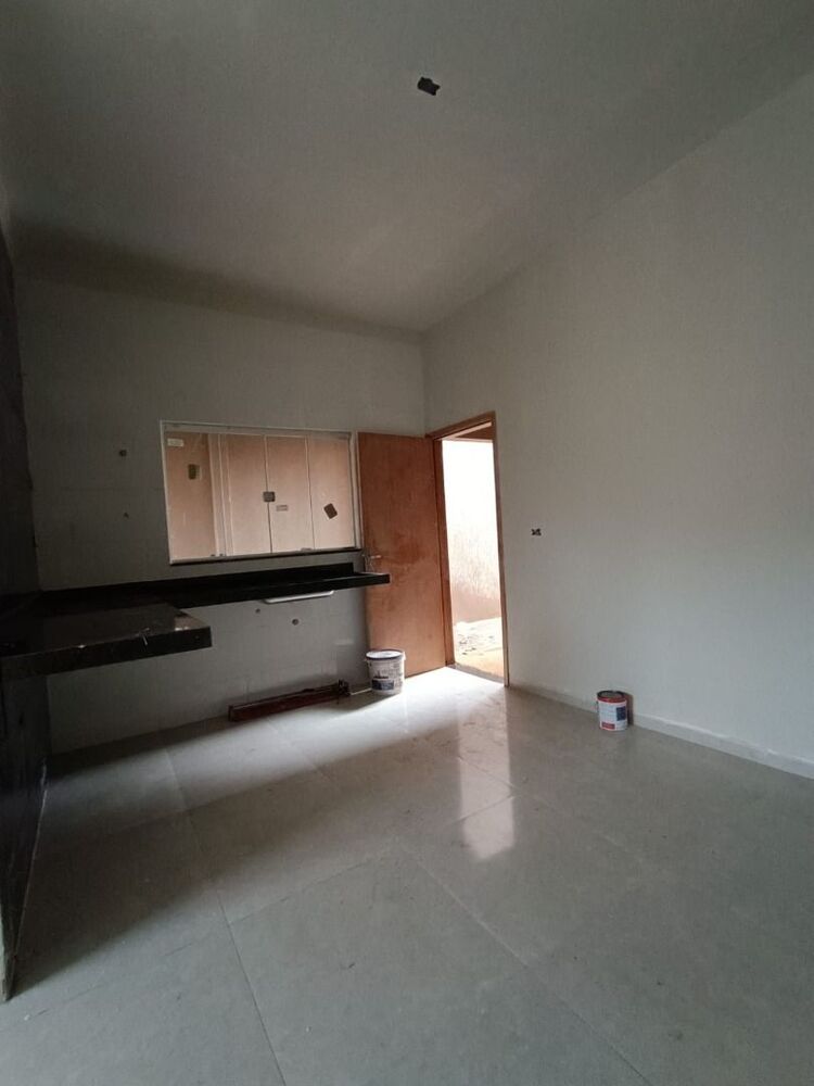 Casa à venda com 2 quartos, 87m² - Foto 4