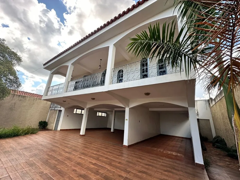 Casa, 4 quartos, 386 m² - Foto 1